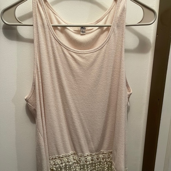 Tan Tank - Picture 1 of 1